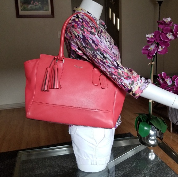 Coach Handbags - Gorgeous COACH Leather Tassel Tote